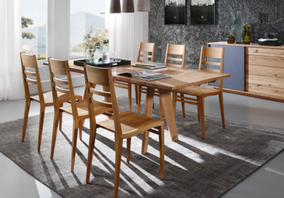 Holzschmiede Esstisch Lignums Art in Eiche, Stuhl Contra in Eiche