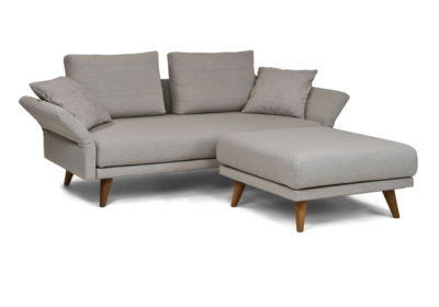 Wolkenweich Milla Sitzelement mit Hocker, Systempolstermöbel, Sofa mit Klapparmlehnen und Holzfüßen, Sofa in hellgrau
